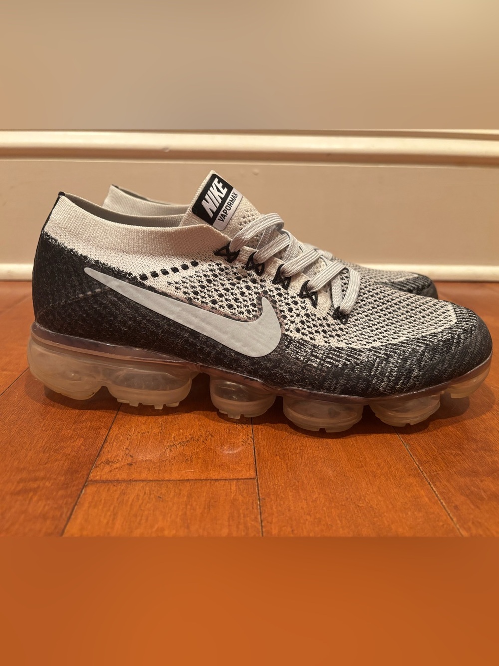 Men’s Nike VaporMax Flyknit Sneakers in Black and Gray 8.5